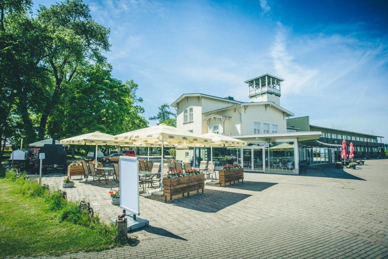 Hotel Promenaadi Haapsalu Exterior photo