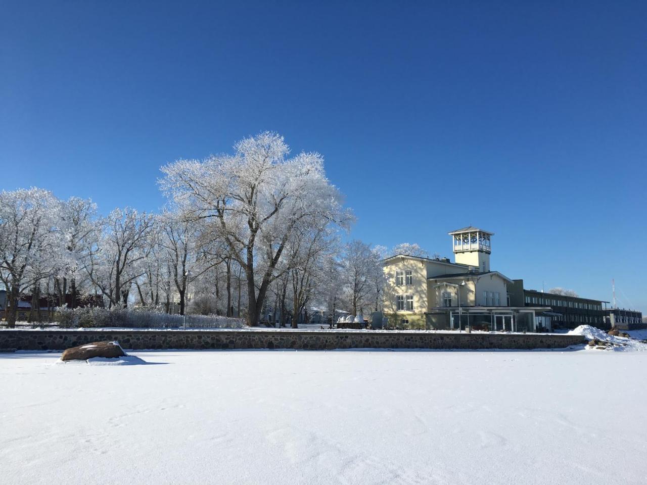 Hotel Promenaadi Haapsalu Exterior photo